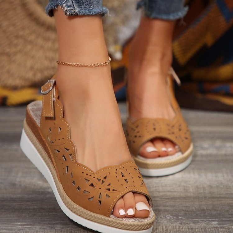(image for) Cut-out wedge mule with closed toe and lightweight feel