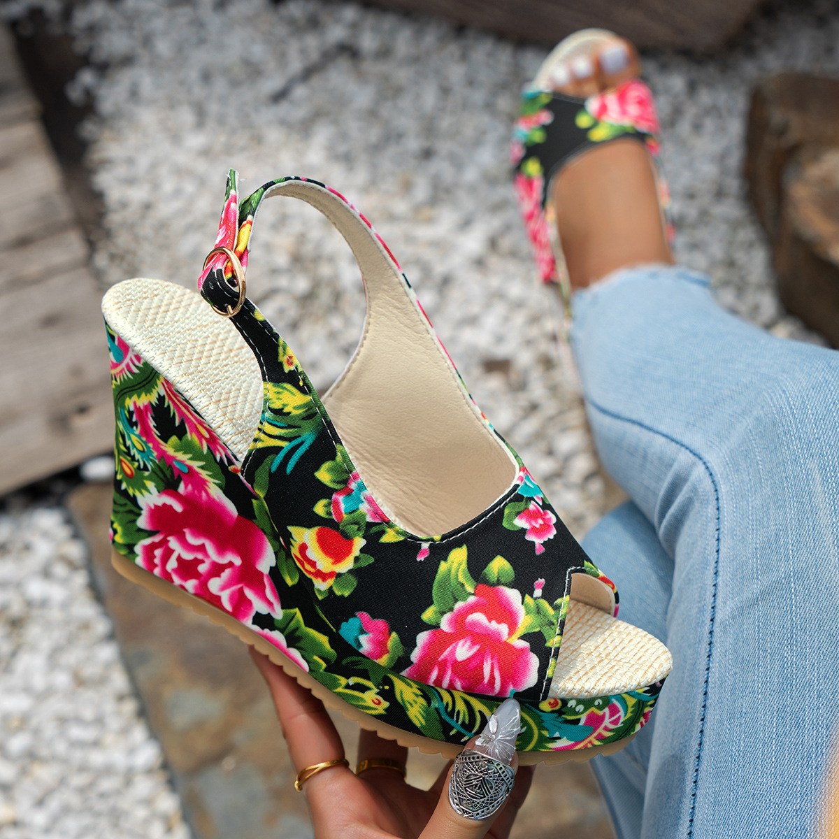 (image for) Slingback wedge with printed upper and platform