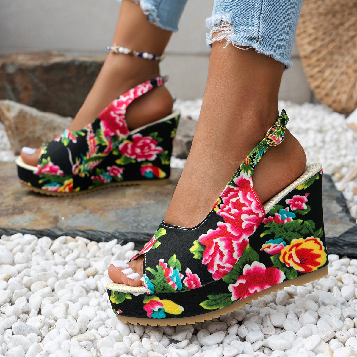 (image for) Slingback wedge with printed upper and platform