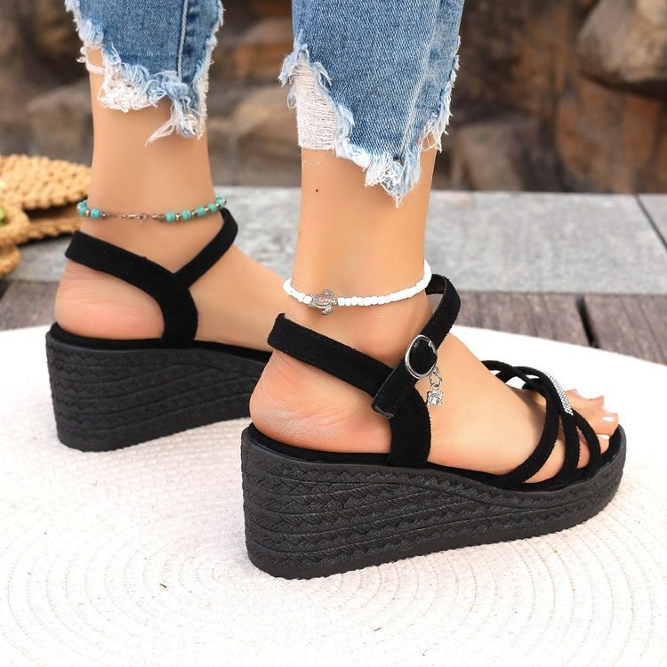 (image for) Sporty platform sandal with wide straps and statement hardware