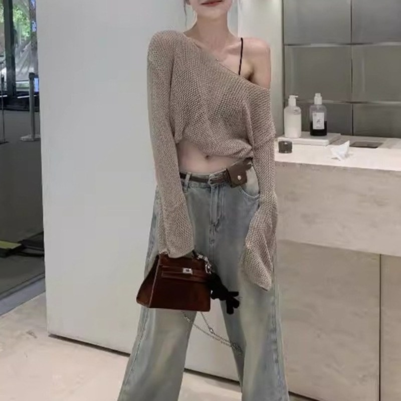 (image for) Open-Knit Off-Shoulder Sweater with Asymmetric Hem