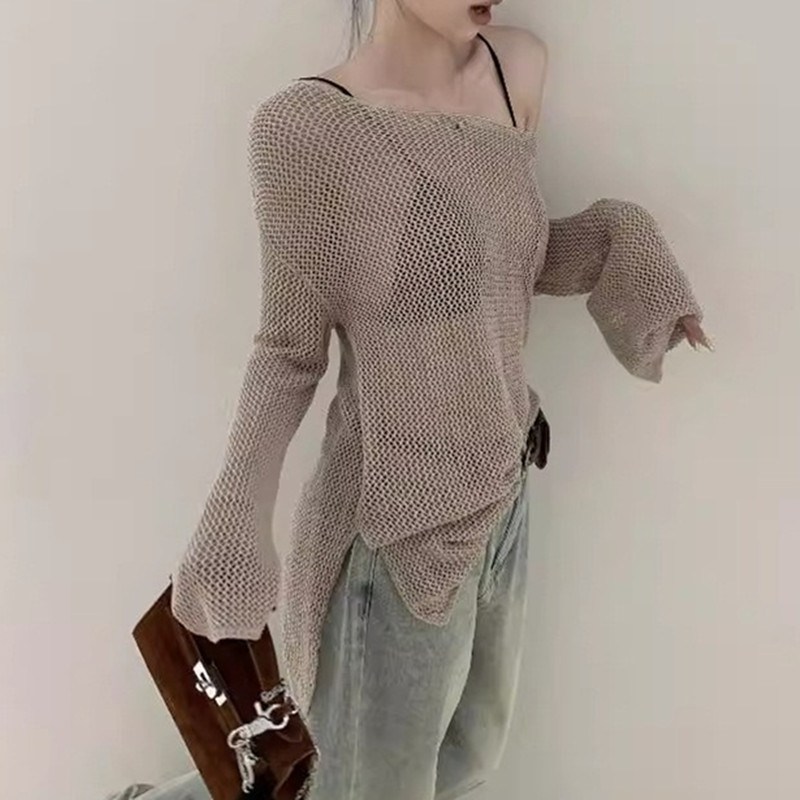 (image for) Open-Knit Off-Shoulder Sweater with Asymmetric Hem