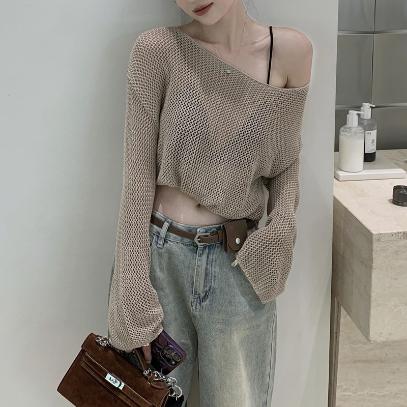 (image for) Open-Knit Off-Shoulder Sweater with Asymmetric Hem