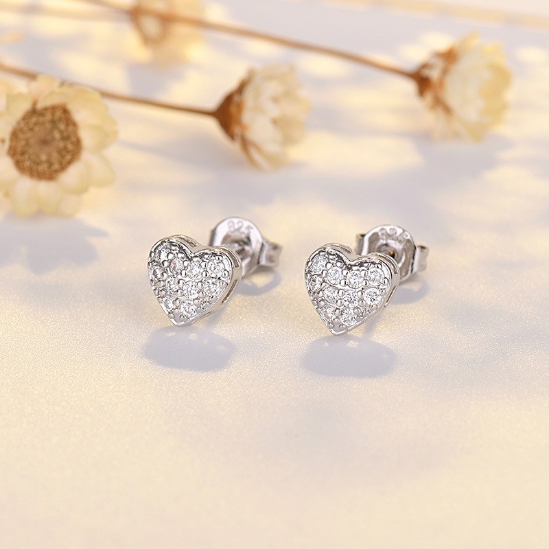 Pendientes de zirconia corazón pavé acabado plateado (imagen de) Pendientes de zirconia corazón pavé acabado plateado